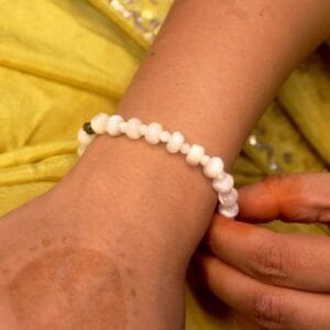 Mother of Pearl Bracelet – Flat & Round Beads for Calmness & Emotional Balance
